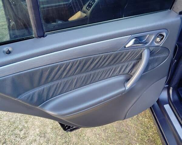 Синій Мерседес Ц-Клас, об'ємом двигуна 2.15 л та пробігом 310 тис. км за 5400 $, фото 9 на Automoto.ua