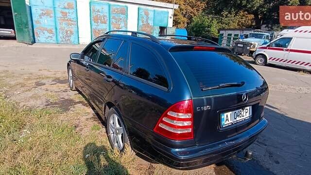 Синий Мерседес Ц-Класс, объемом двигателя 1.8 л и пробегом 280 тыс. км за 6000 $, фото 1 на Automoto.ua