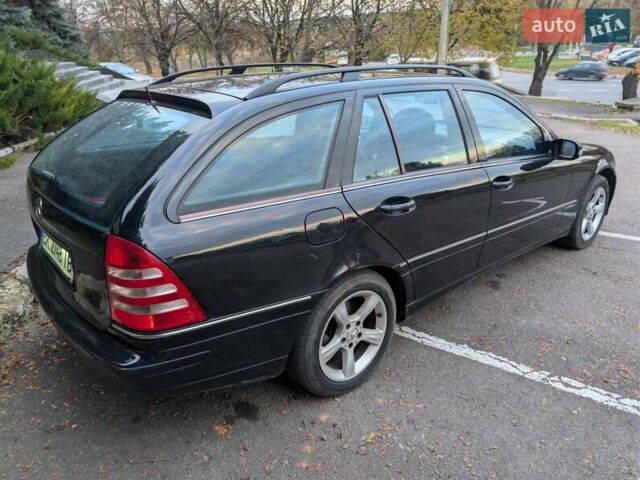 Мерседес Ц-Клас 2006 у Рівному на Automoto.ua Синій Мерседес Ц-Клас, об'ємом двигуна 2.15 л та пробігом 385 тис. км за 5800 $, фото 5 на Automoto.ua