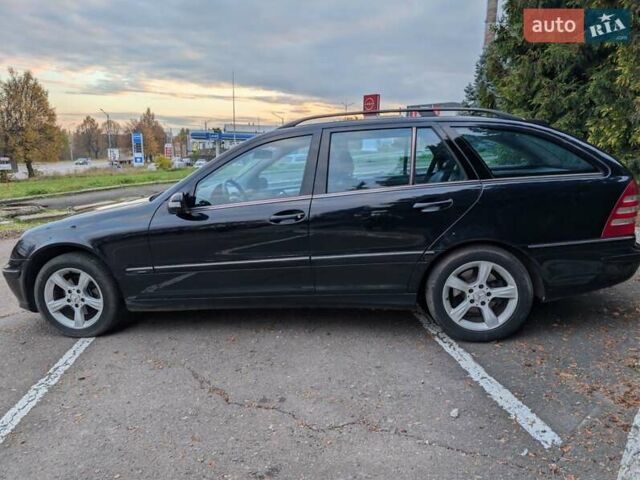 Мерседес Ц-Клас 2006 у Рівному на Automoto.ua Синій Мерседес Ц-Клас, об'ємом двигуна 2.15 л та пробігом 385 тис. км за 5800 $, фото 20 на Automoto.ua