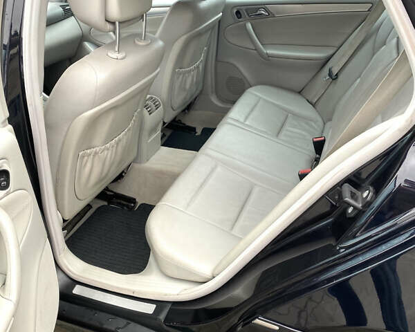 Синий Мерседес Ц-Класс, объемом двигателя 1.8 л и пробегом 280 тыс. км за 5899 $, фото 14 на Automoto.ua