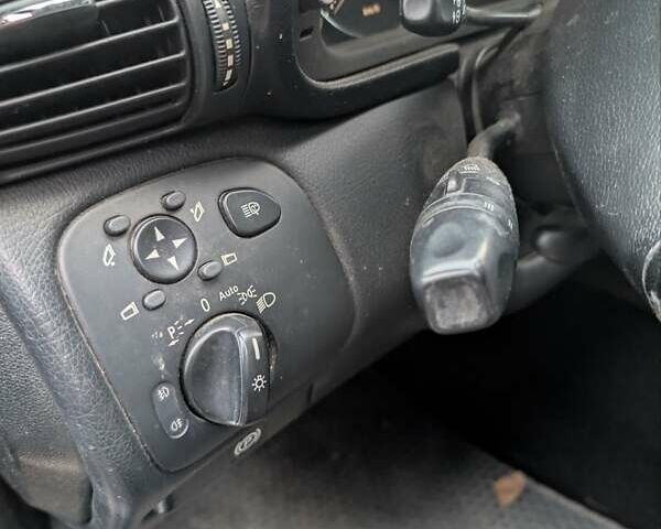 Мерседес Ц-Клас 2006 у Рівному на Automoto.ua Синій Мерседес Ц-Клас, об'ємом двигуна 2.15 л та пробігом 385 тис. км за 5800 $, фото 16 на Automoto.ua