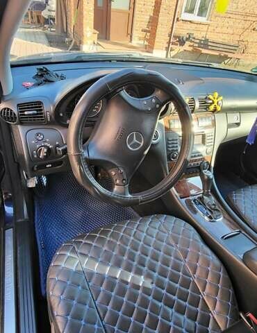 Синий Мерседес Ц-Класс, объемом двигателя 1.8 л и пробегом 200 тыс. км за 6800 $, фото 13 на Automoto.ua