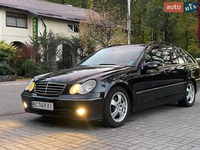 Синий Мерседес Ц-Класс, объемом двигателя 1.8 л и пробегом 300 тыс. км за 5900 $, фото 1 на Automoto.ua
