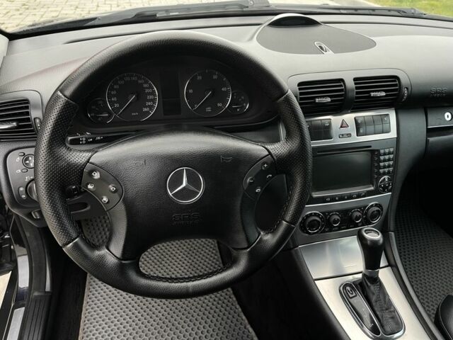 Синій Мерседес Ц-Клас, об'ємом двигуна 2.2 л та пробігом 240 тис. км за 6850 $, фото 20 на Automoto.ua