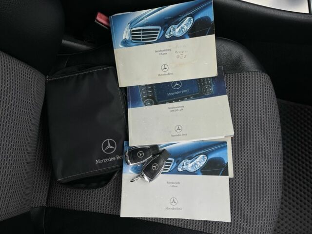 Синій Мерседес Ц-Клас, об'ємом двигуна 2.2 л та пробігом 240 тис. км за 6850 $, фото 23 на Automoto.ua