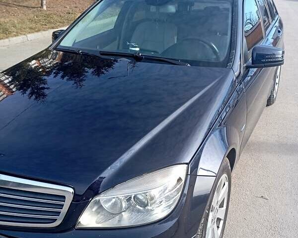Синій Мерседес Ц-Клас, об'ємом двигуна 2.14 л та пробігом 360 тис. км за 9000 $, фото 2 на Automoto.ua