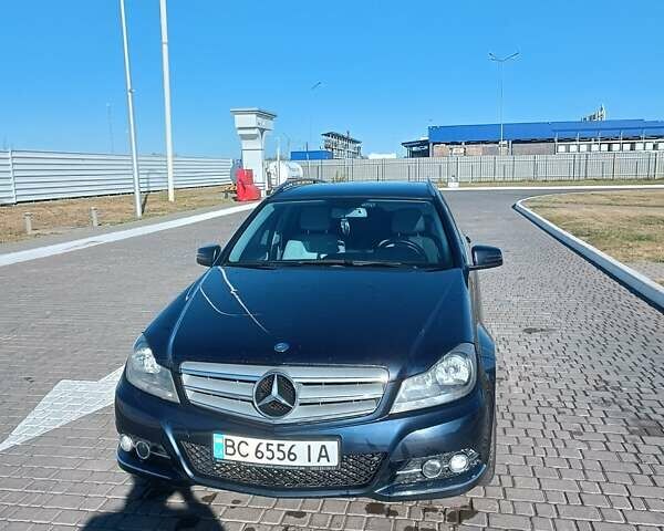 Синій Мерседес Ц-Клас, об'ємом двигуна 2.14 л та пробігом 324 тис. км за 8999 $, фото 11 на Automoto.ua