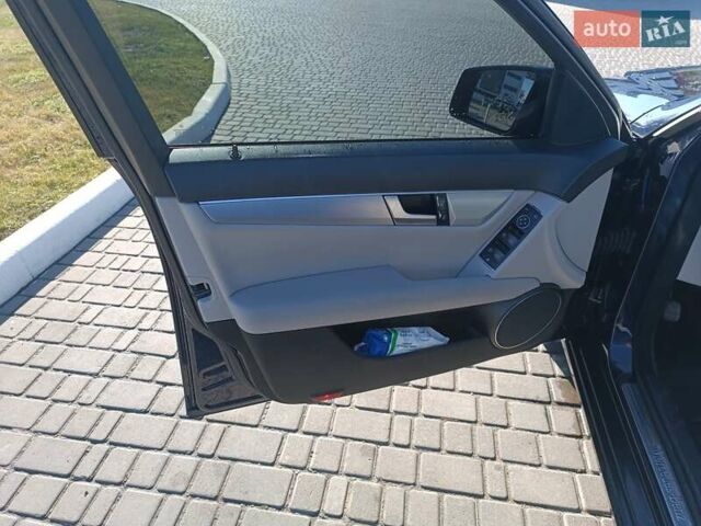 Синій Мерседес Ц-Клас, об'ємом двигуна 2.14 л та пробігом 324 тис. км за 8999 $, фото 17 на Automoto.ua