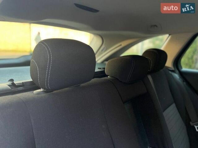 Синій Мерседес Ц-Клас, об'ємом двигуна 1.6 л та пробігом 337 тис. км за 11499 $, фото 56 на Automoto.ua