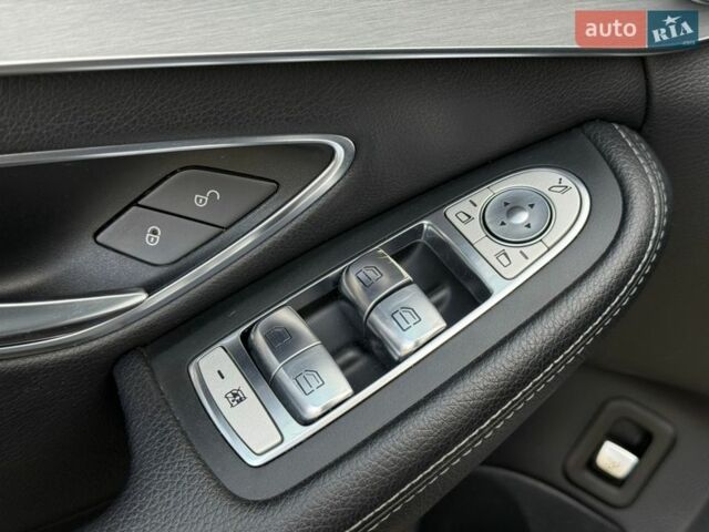 Синій Мерседес Ц-Клас, об'ємом двигуна 2.14 л та пробігом 275 тис. км за 16500 $, фото 33 на Automoto.ua