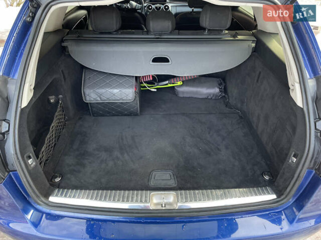 Синий Мерседес Ц-Класс, объемом двигателя 1.6 л и пробегом 334 тыс. км за 10999 $, фото 26 на Automoto.ua