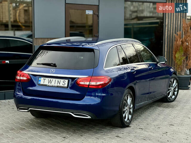 Синій Мерседес Ц-Клас, об'ємом двигуна 2.2 л та пробігом 320 тис. км за 13900 $, фото 3 на Automoto.ua