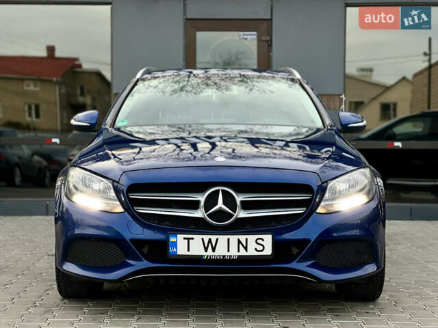 Синій Мерседес Ц-Клас, об'ємом двигуна 2.2 л та пробігом 320 тис. км за 13900 $, фото 1 на Automoto.ua