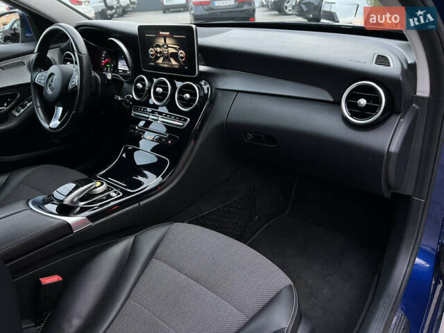 Синій Мерседес Ц-Клас, об'ємом двигуна 2.2 л та пробігом 320 тис. км за 13900 $, фото 27 на Automoto.ua