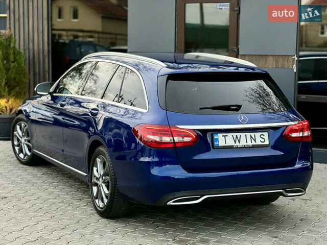 Синій Мерседес Ц-Клас, об'ємом двигуна 2.2 л та пробігом 320 тис. км за 13900 $, фото 5 на Automoto.ua