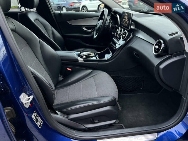 Синій Мерседес Ц-Клас, об'ємом двигуна 2.2 л та пробігом 320 тис. км за 13900 $, фото 26 на Automoto.ua