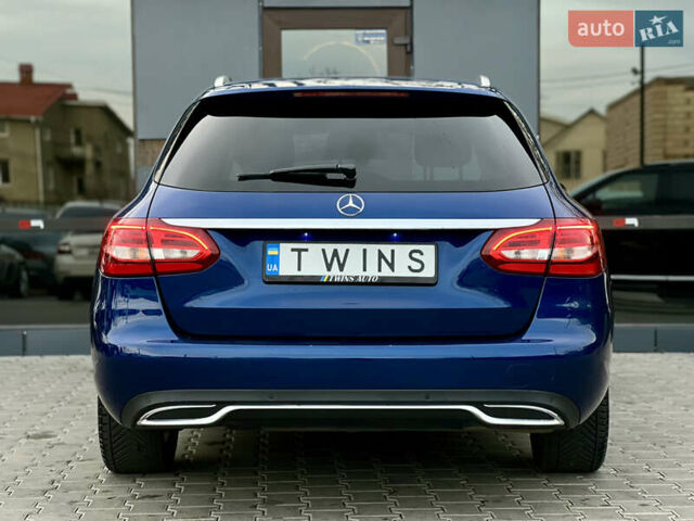 Синій Мерседес Ц-Клас, об'ємом двигуна 2.2 л та пробігом 320 тис. км за 13900 $, фото 4 на Automoto.ua