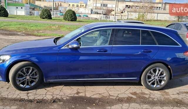 Синий Мерседес Ц-Класс, объемом двигателя 2.14 л и пробегом 231 тыс. км за 20000 $, фото 3 на Automoto.ua