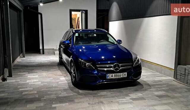 Синий Мерседес Ц-Класс, объемом двигателя 2.14 л и пробегом 231 тыс. км за 20000 $, фото 2 на Automoto.ua