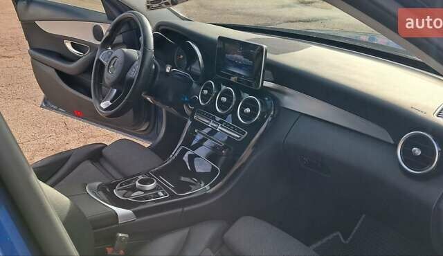 Синий Мерседес Ц-Класс, объемом двигателя 2.14 л и пробегом 231 тыс. км за 20000 $, фото 10 на Automoto.ua