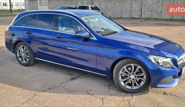 Синий Мерседес Ц-Класс, объемом двигателя 2.14 л и пробегом 231 тыс. км за 20000 $, фото 6 на Automoto.ua