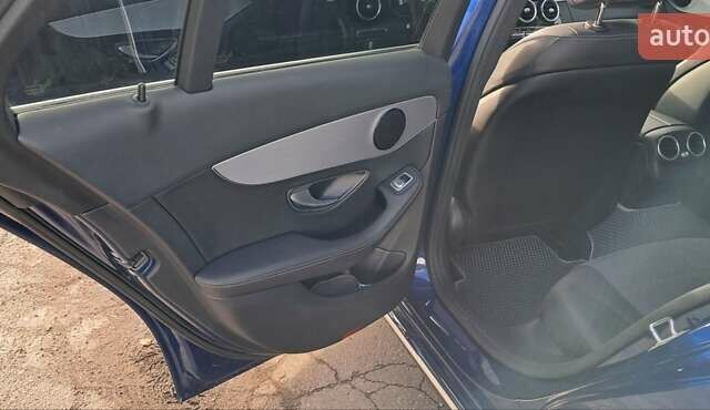 Синий Мерседес Ц-Класс, объемом двигателя 2.14 л и пробегом 231 тыс. км за 20000 $, фото 17 на Automoto.ua