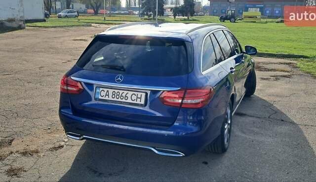 Синий Мерседес Ц-Класс, объемом двигателя 2.14 л и пробегом 231 тыс. км за 20000 $, фото 5 на Automoto.ua
