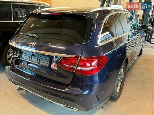 Синій Мерседес Ц-Клас, об'ємом двигуна 1.95 л та пробігом 154 тис. км за 18700 $, фото 3 на Automoto.ua