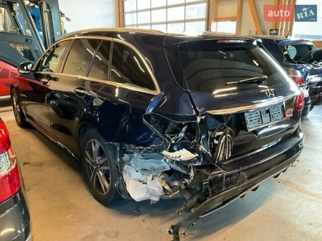 Синій Мерседес Ц-Клас, об'ємом двигуна 1.95 л та пробігом 154 тис. км за 18700 $, фото 2 на Automoto.ua