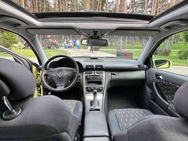 Зелений Мерседес Ц-Клас, об'ємом двигуна 1.8 л та пробігом 250 тис. км за 5900 $, фото 10 на Automoto.ua