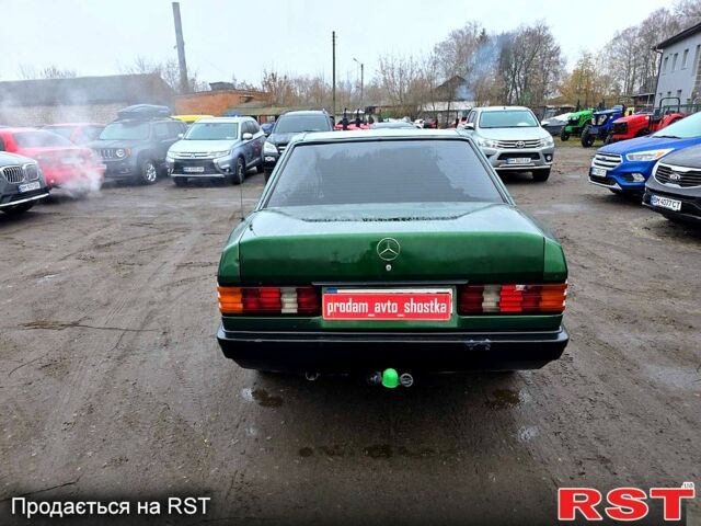Зелений Мерседес Ц-Клас, об'ємом двигуна 2 л та пробігом 185 тис. км за 2400 $, фото 5 на Automoto.ua