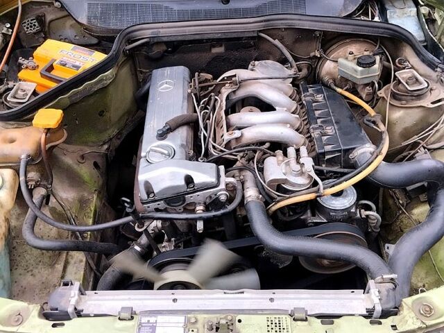 Зеленый Мерседес Ц-Класс, объемом двигателя 2 л и пробегом 0 тыс. км за 1400 $, фото 13 на Automoto.ua