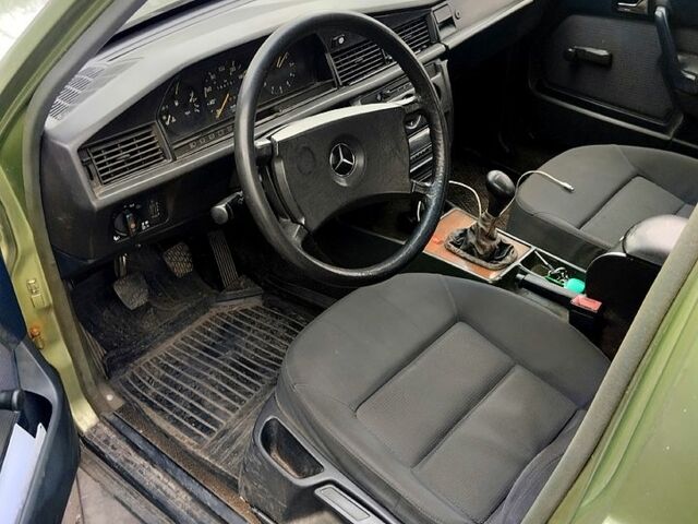 Зеленый Мерседес Ц-Класс, объемом двигателя 2 л и пробегом 0 тыс. км за 1400 $, фото 11 на Automoto.ua