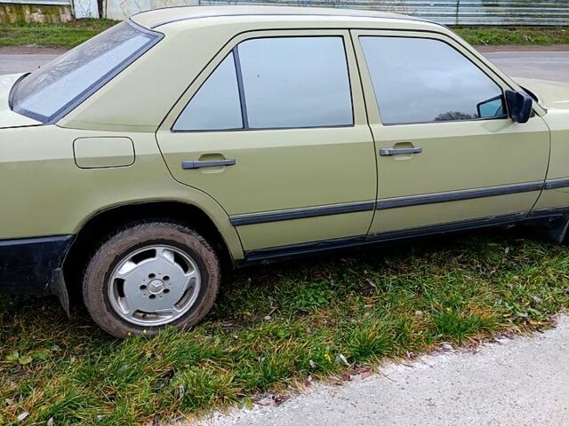 Зеленый Мерседес Ц-Класс, объемом двигателя 2.3 л и пробегом 0 тыс. км за 2000 $, фото 2 на Automoto.ua