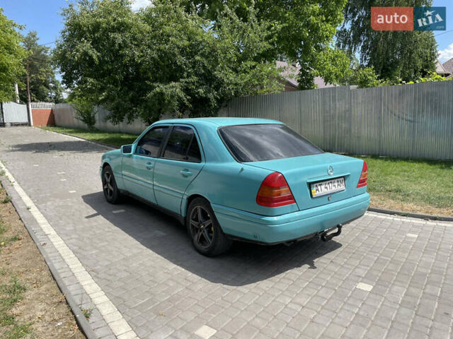 Зеленый Мерседес Ц-Класс, объемом двигателя 1.8 л и пробегом 350 тыс. км за 2999 $, фото 7 на Automoto.ua