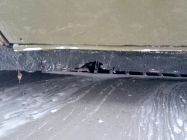 Зеленый Мерседес Ц-Класс, объемом двигателя 1.8 л и пробегом 300 тыс. км за 1000 $, фото 10 на Automoto.ua