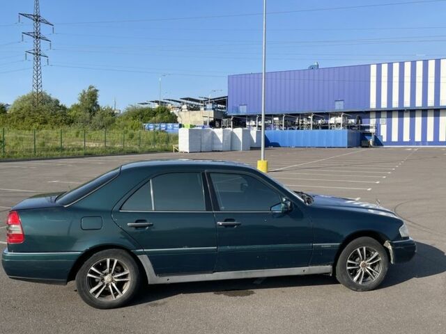 Зеленый Мерседес Ц-Класс, объемом двигателя 1.8 л и пробегом 3 тыс. км за 1550 $, фото 6 на Automoto.ua