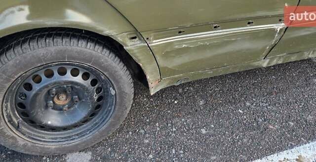 Зеленый Мерседес Ц-Класс, объемом двигателя 0 л и пробегом 214 тыс. км за 800 $, фото 7 на Automoto.ua