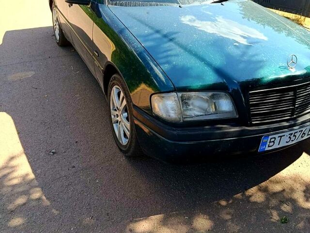 Зеленый Мерседес Ц-Класс, объемом двигателя 1.8 л и пробегом 0 тыс. км за 3000 $, фото 1 на Automoto.ua