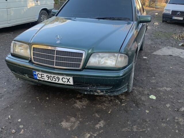 Зеленый Мерседес Ц-Класс, объемом двигателя 1.8 л и пробегом 400 тыс. км за 2100 $, фото 4 на Automoto.ua