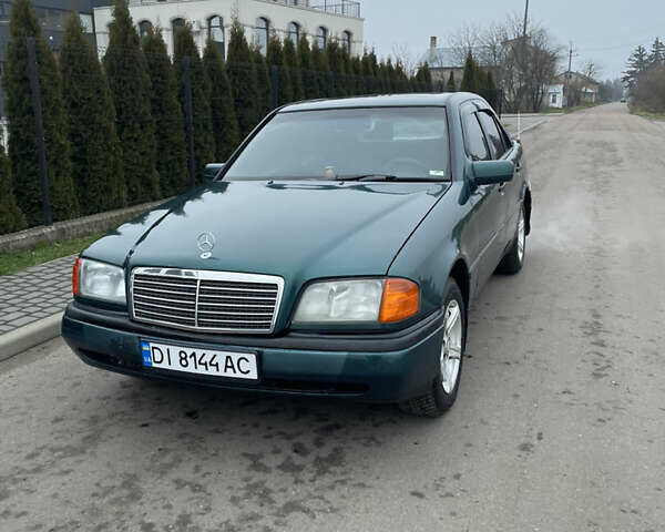 Зелений Мерседес Ц-Клас, об'ємом двигуна 1.8 л та пробігом 362 тис. км за 3000 $, фото 1 на Automoto.ua