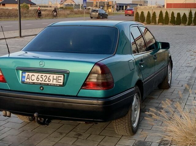 Зелений Мерседес Ц-Клас, об'ємом двигуна 2.3 л та пробігом 600 тис. км за 2500 $, фото 7 на Automoto.ua