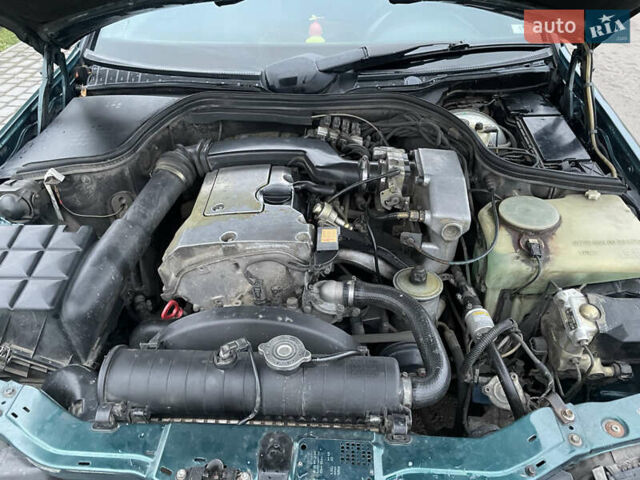 Зелений Мерседес Ц-Клас, об'ємом двигуна 1.8 л та пробігом 362 тис. км за 3000 $, фото 8 на Automoto.ua