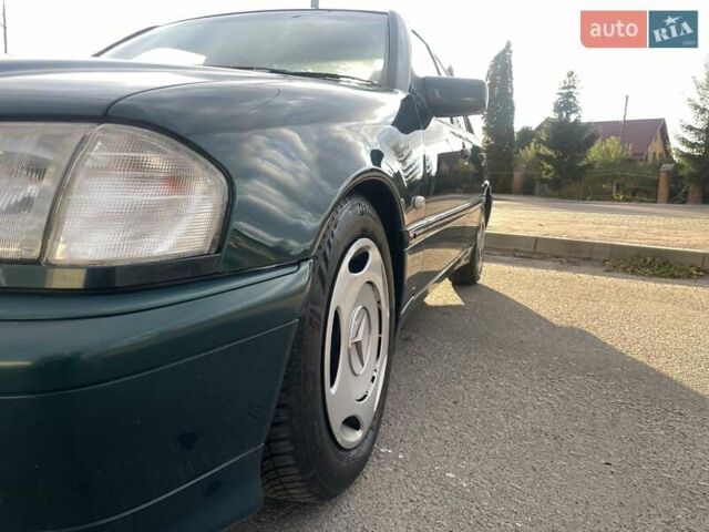 Мерседес Ц-Класс 1997 в Луцке на Automoto.ua Зеленый Мерседес Ц-Класс, объемом двигателя 1.8 л и пробегом 123 тыс. км за 6299 $, фото 16 на Automoto.ua
