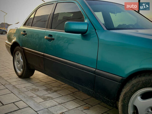 Зелений Мерседес Ц-Клас, об'ємом двигуна 2.3 л та пробігом 600 тис. км за 2500 $, фото 6 на Automoto.ua