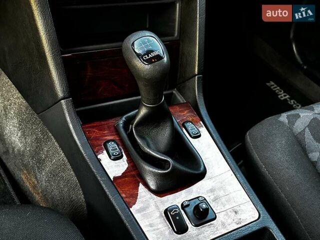 Мерседес Ц-Класс 1997 в Луцке на Automoto.ua Зеленый Мерседес Ц-Класс, объемом двигателя 1.8 л и пробегом 123 тыс. км за 6299 $, фото 43 на Automoto.ua