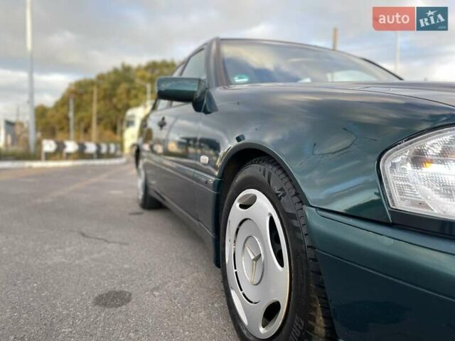 Мерседес Ц-Класс 1997 в Луцке на Automoto.ua Зеленый Мерседес Ц-Класс, объемом двигателя 1.8 л и пробегом 123 тыс. км за 6299 $, фото 18 на Automoto.ua