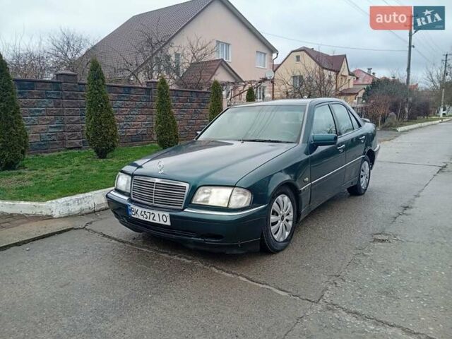 Зелений Мерседес Ц-Клас, об'ємом двигуна 2.2 л та пробігом 280 тис. км за 2450 $, фото 1 на Automoto.ua