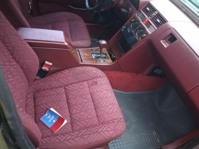 Зелений Мерседес Ц-Клас, об'ємом двигуна 1.8 л та пробігом 400 тис. км за 1000 $, фото 2 на Automoto.ua